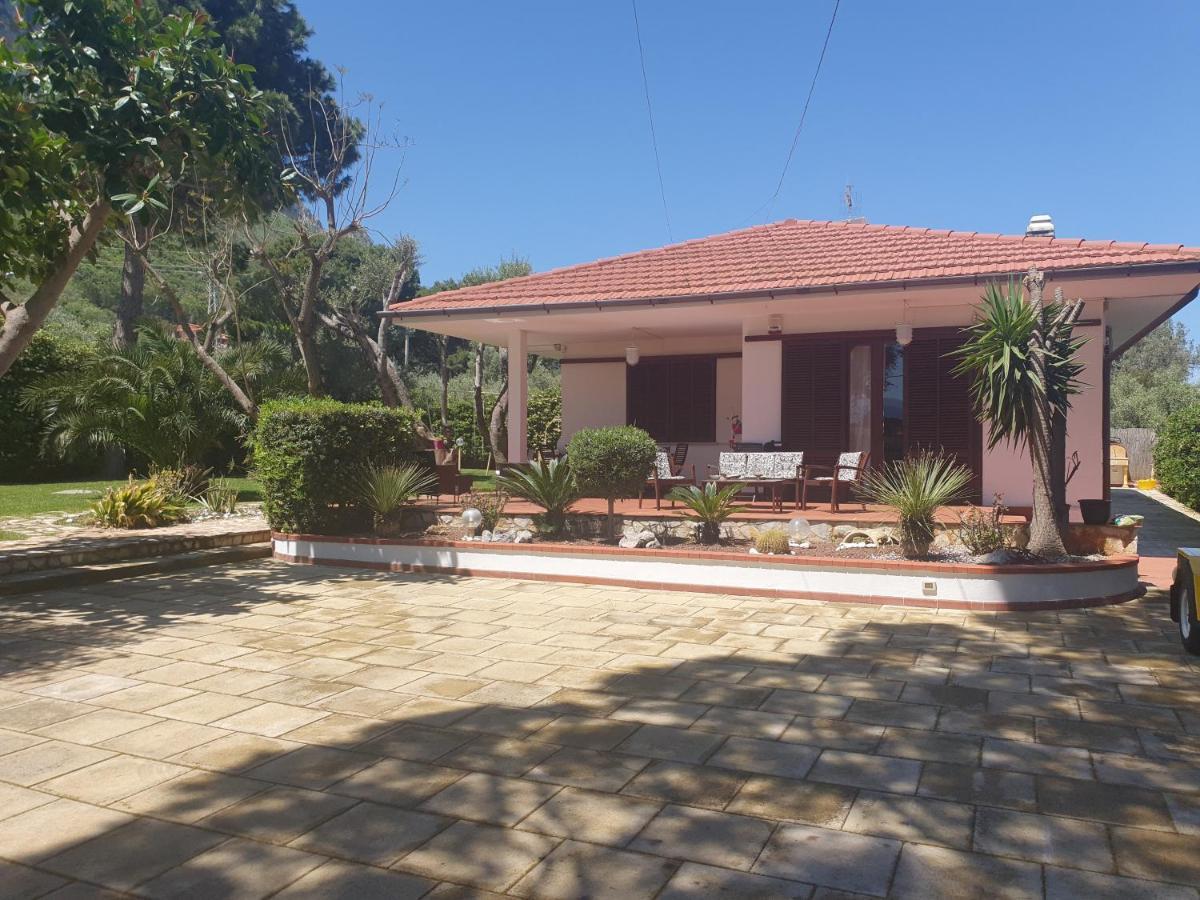 Villa Mariella คารินิ ภายนอก รูปภาพ