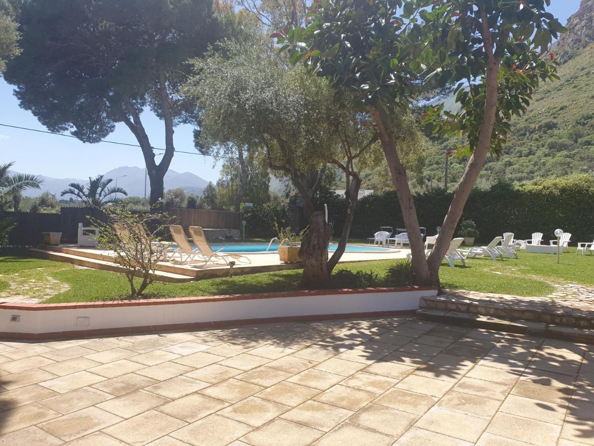 Villa Mariella คารินิ ภายนอก รูปภาพ