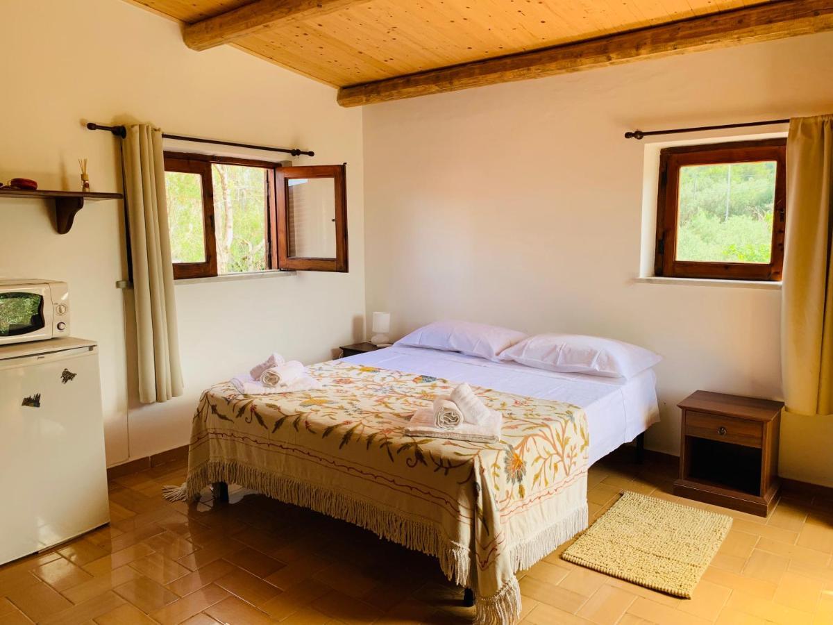 Villa Mariella คารินิ ภายนอก รูปภาพ